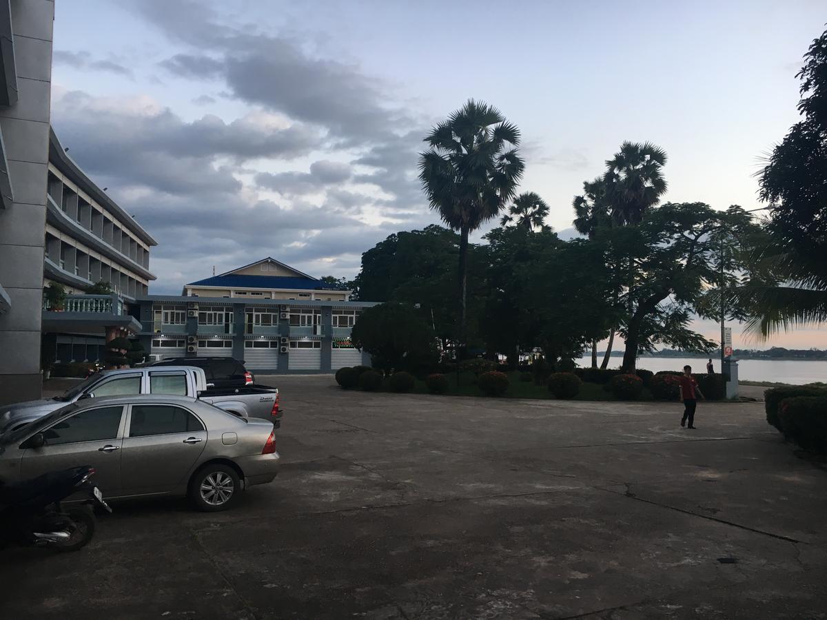 Mekong Hotel Thakhek Exterior photo