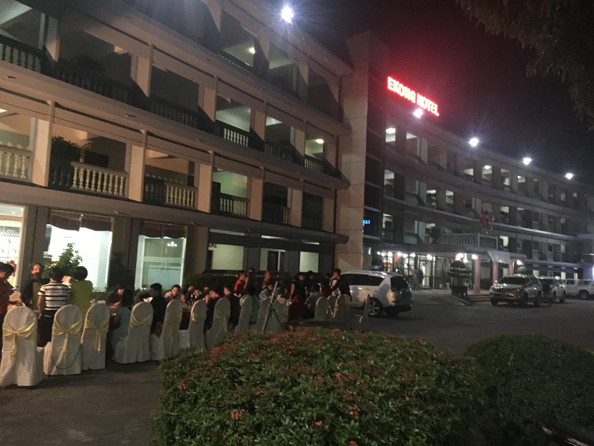 Mekong Hotel Thakhek Exterior photo