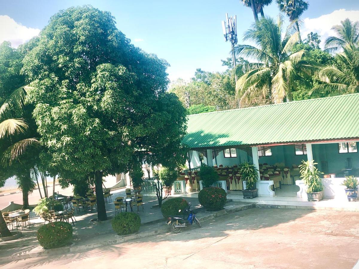 Mekong Hotel Thakhek Exterior photo