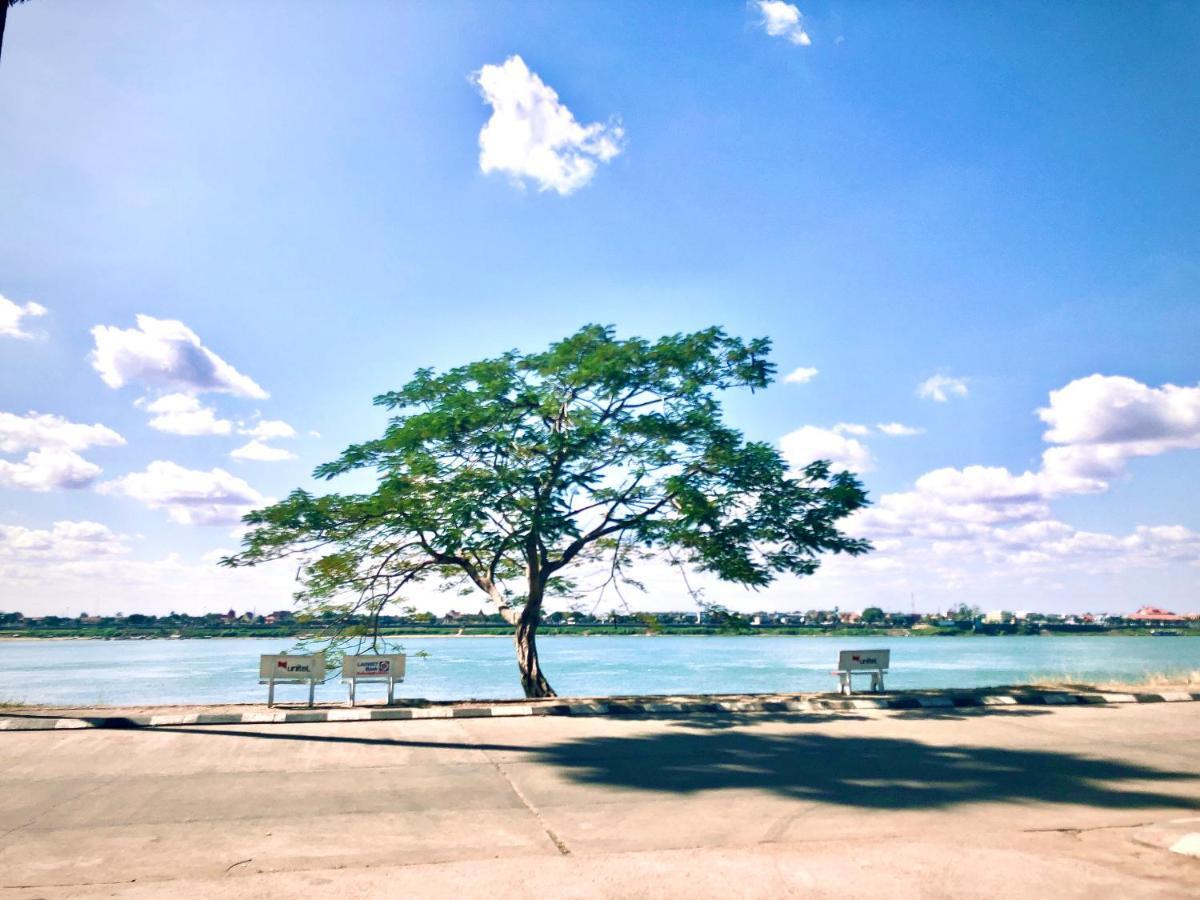 Mekong Hotel Thakhek Exterior photo