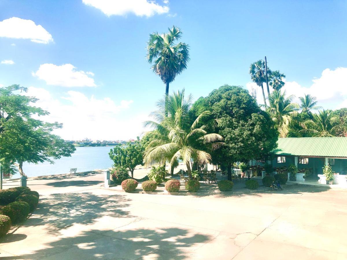 Mekong Hotel Thakhek Exterior photo